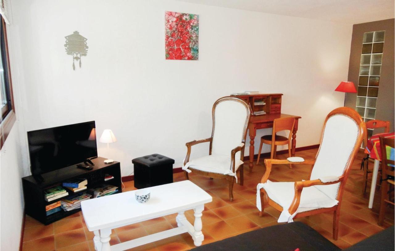 Stunning Apartment In Pignan With Kitchen Ngoại thất bức ảnh